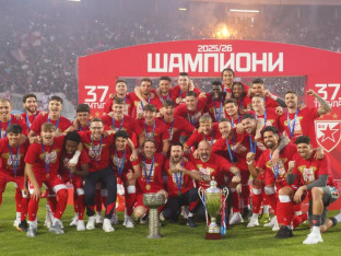 Zvezda slavi titulu, proslava se nastavlja i nakon meča (VIDEO)