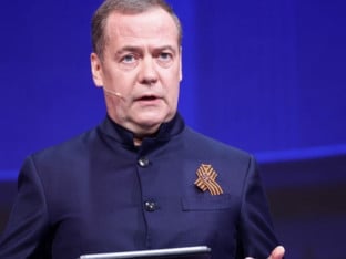 Medvedev: Pašinjan uporno vuče Jermeniju u EU