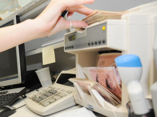 Računi građana deblji za milijardu KM