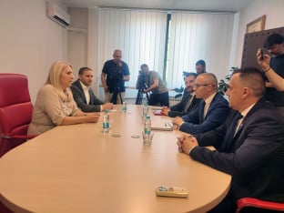Цвијановићева и Клокић разговарали са руководством града Прњавора