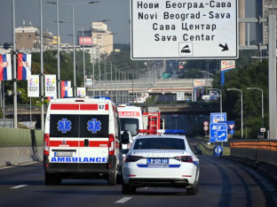 Komšije se sukobile nožem i šipkom, obojica završili u bolnici