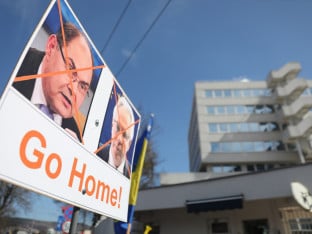 Protektorat pri kraju, pritisak na Srpsku mijenja oblik