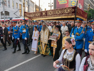 Pojas Presvete Bogorodice pomaže Srbima na Kosmetu