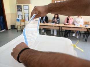 Preuranjena kampanja: Stranke u sprintu ka glasačima