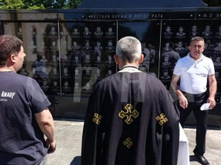 Служени парастоси за погинуле борце у више мјесних заједница