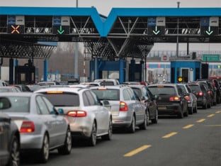 Појачан саобраћај на више граничних прелаза