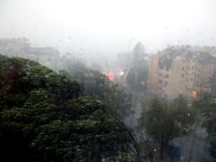 Nevrijeme pogodilo Sloveniju, stiže prema Hrvatskoj