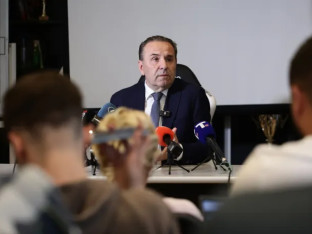 Tresla se gora, rodio se miš - svi ostaju u Partizanu?!