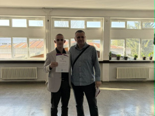 Геније из Техничке школе Градишка: Ученик направио приручник који мијења учење физике