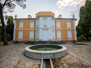 Crna Gora dinastiji Petrović vraća dvorac