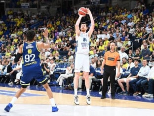 Fener nadoknadio minus 18 i došao korak do finala