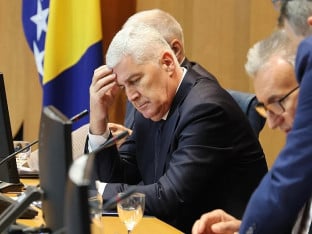 Prekinuta sjednica Doma naroda: Uvrede umjesto dnevnog reda