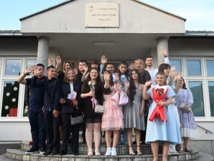 Матуранти бањалучког Центра „Заштити ме“ вечерас имају своје вече (ФОТО)