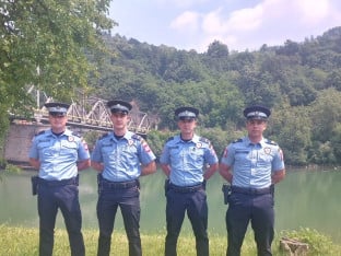 Детаљи драме у Зворнику: Како су полицајци спасили жену коју је носила Дрина