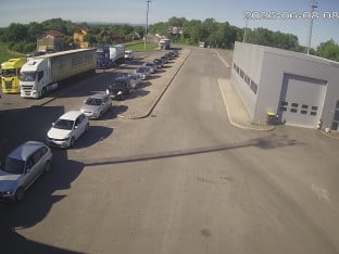 Гужва на више граничних прелаза