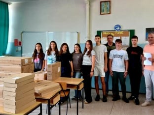 Донација рачунара школи „Вук Караџић“ у Вишеграду