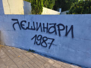 Ovako izgleda grafit "lešinara" u Crnoj Gori