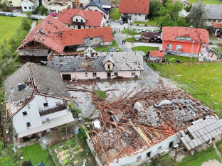 Snažna oluja opustošila sjever Slovenije, stotine objekata oštećeno