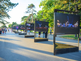 U susret velikim koncertima na Kalemegdanu: Otvorena izložba fotografija Nika Kejva i Mobija