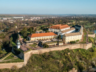 Muškarac u besvjesnom stanju pronađen u podnožju Petrovaradinske tvrđave