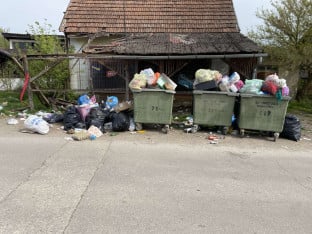 Поткозарје на мукама: По пет дана без воде, у прашини и смећу