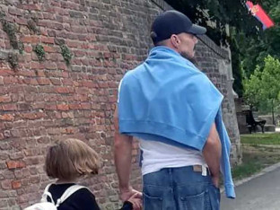 Riki Martin oduševljen Beogradom: Kupio šajkaču i srpsku zastavu!