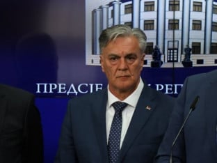 Каран: Улажемо у знање и будућност