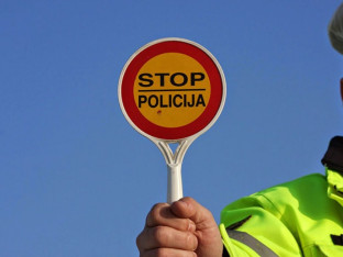 Vozio drogiran i bez vozačke dozvole
