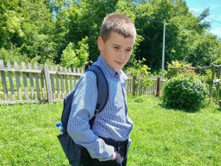 Милош из Трна учитељици извезао успомену за цијели живот