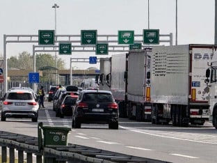 Европска унија мијења правила: Ко мора од 1. јула имати пoсебан уређај у возилу?