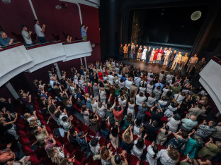 Šest sati scenske magije: Predstava „Semper idem” oduševila banjalučku publiku