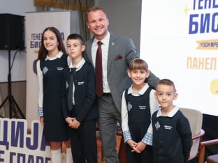 Униформе у школама: Рјешење за разлике или новa брига?