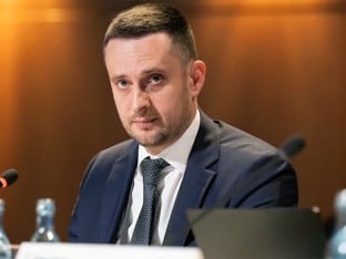 Ko kontroliše elektronski potpis? Janjić otvorio pitanje odgovornosti