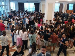 Свечани пријем у Влади Српске за ученике и наставнике са Космета