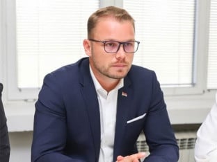 Stanivuković najoštrije osudio paljenje zastave Republike Srpske