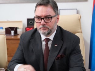 Košarac: Paljenje srpske zastave još jedna potvrda da je BiH nemoguća zemlja