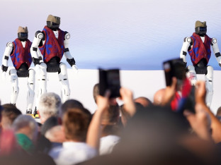 Na skupu u Beogradu humanoidni roboti igrali "moravac"