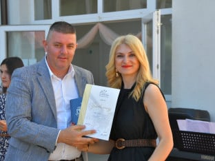 Proslavljen Dan Gimnazije u Mrkonjić Gradu: Svečani program i nagrade za najbolje učenike (FOTO)