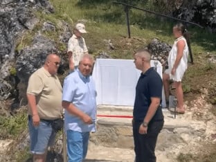На Кнежак извору откривено спомен-обиљежје Халиду Бешлићу