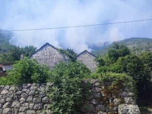 Пожар код Требиња под контролом, ватра и даље гори према Раптима