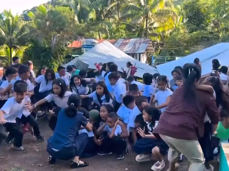 Zemljotres jačine 7,8 stepeni po Rihterovoj skali pogodio Filipine