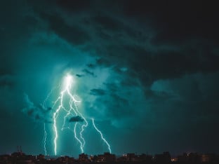 Метеоролози упозоравају: Стижу локалне непогоде и нагли пад температуре