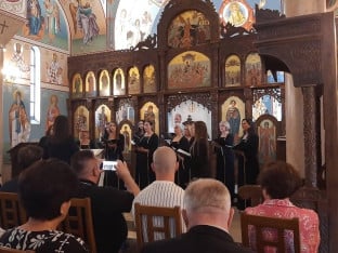 У цркви Светог Василија Острошког публика уживала у духовној музици