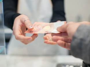 Ovo nikada ne plaćajte kešom: Zbog te navike gubite novac, iako mislite da štedite