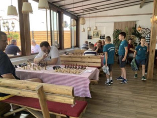 Međunarodni šahovski turnir u Kostajnici okupio 64 takmičara