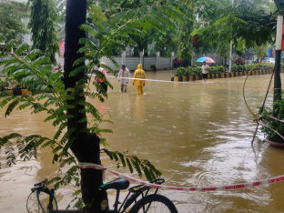 Poplave u Indiji, srušene zgrade, stradalo najmanje šestoro
