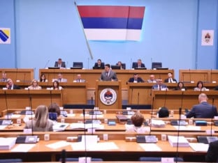 Stevandić najavio dvije posebne sjednice: Na dnevnom redu veto Cvijanović i izmjene Krivičnog zakonika