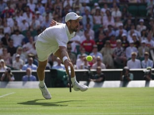 Novak nišani polufinale