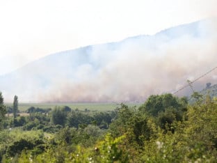 Велики пожар код Чапљине пријети кућама