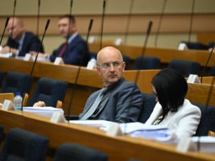Mazalica: Veće plate za više od 56.000 radnika